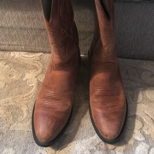 Ariat Cowboy boots